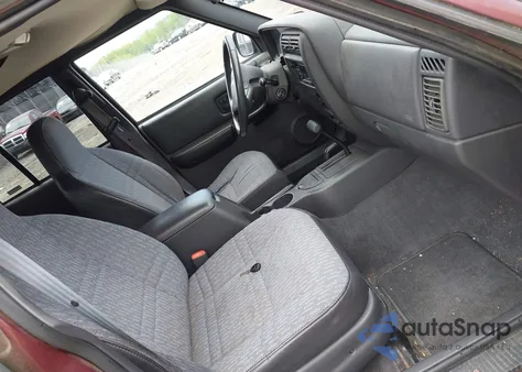 2000 Jeep Cherokee Sport z USA, uszkodzony, nr VIN 1J4FF48SXYL148361